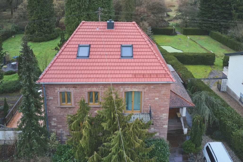 Roto Pitched Roof Window Center-Pivot 54 x 78 cm Natural Timber - Image 19